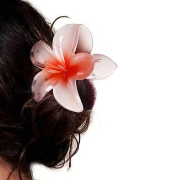 🪷 Red Plumeria Hair Claw - Picture 1 of 7